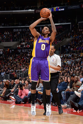 低帮深色鞋 低帮深色鞋